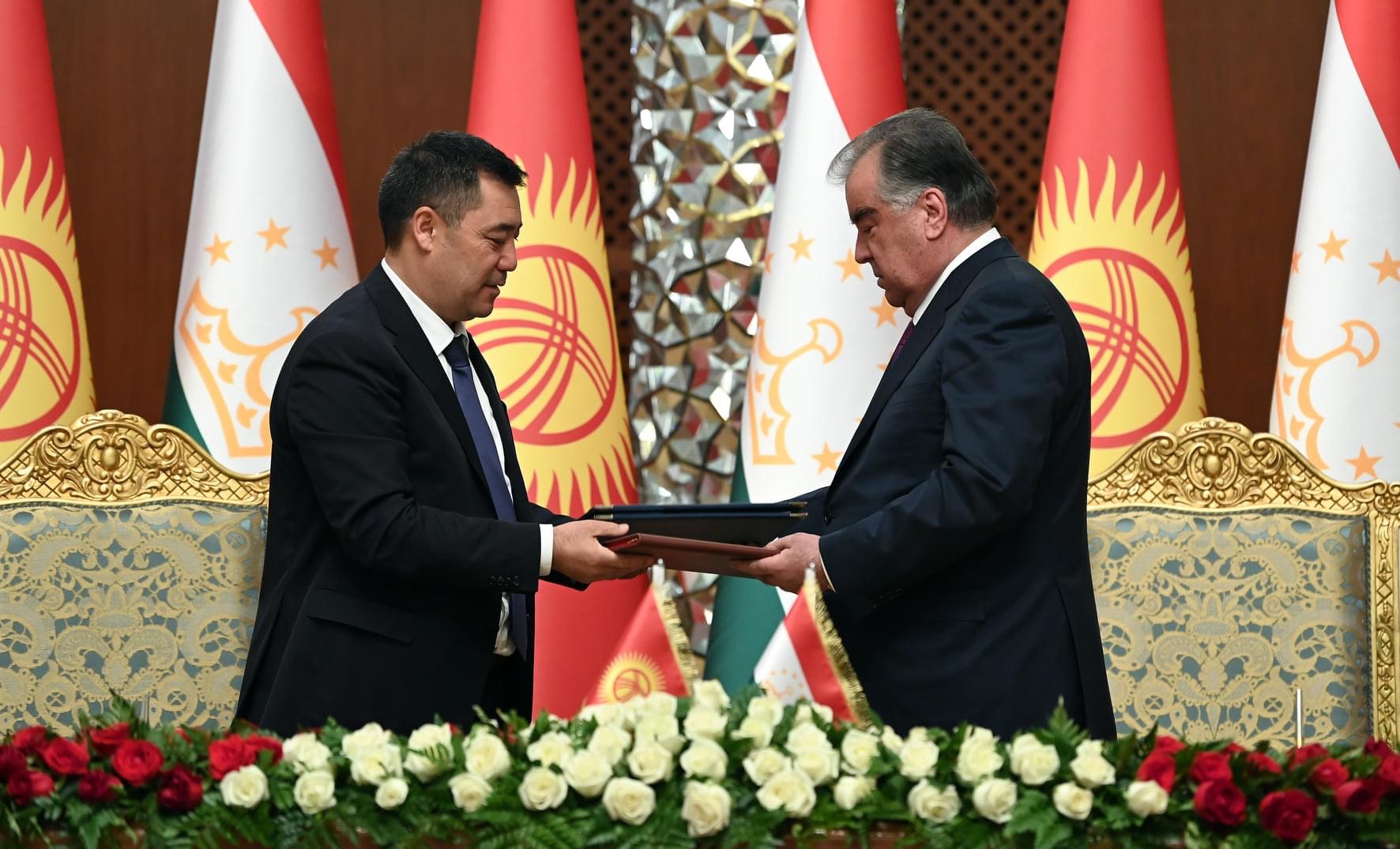 Президент Киргизии и президент Таджикистаном